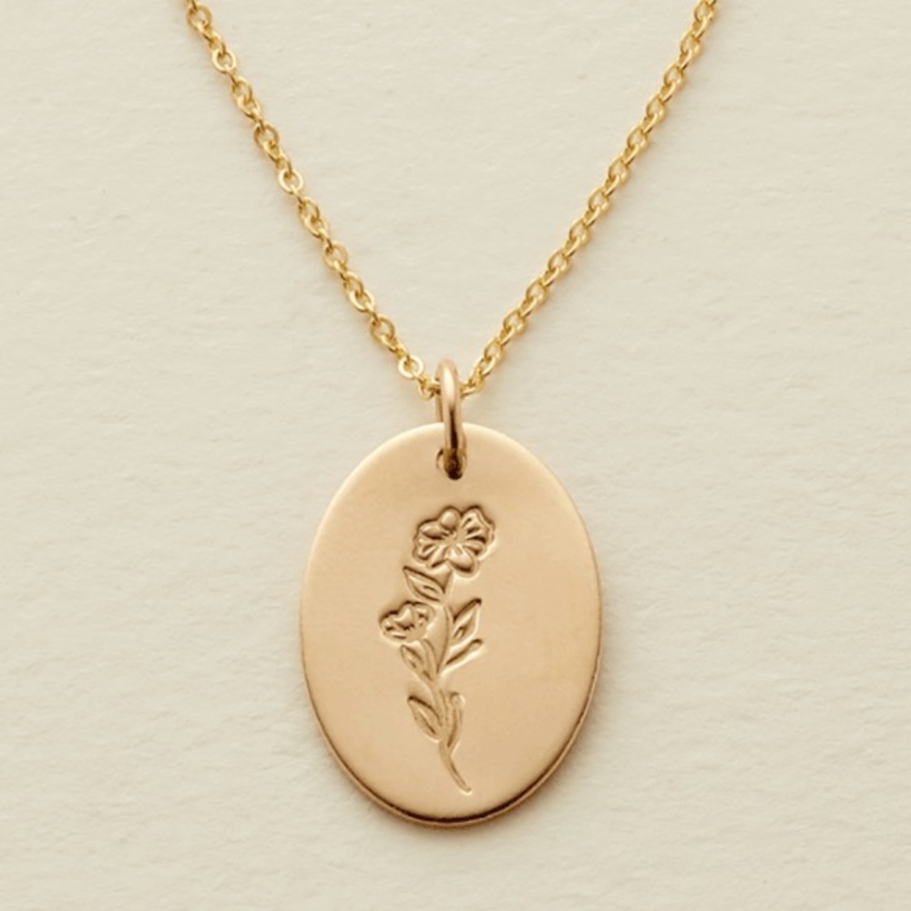 Bohemian Floral Family Engraved Pendant Necklace - Picture 9 of 16